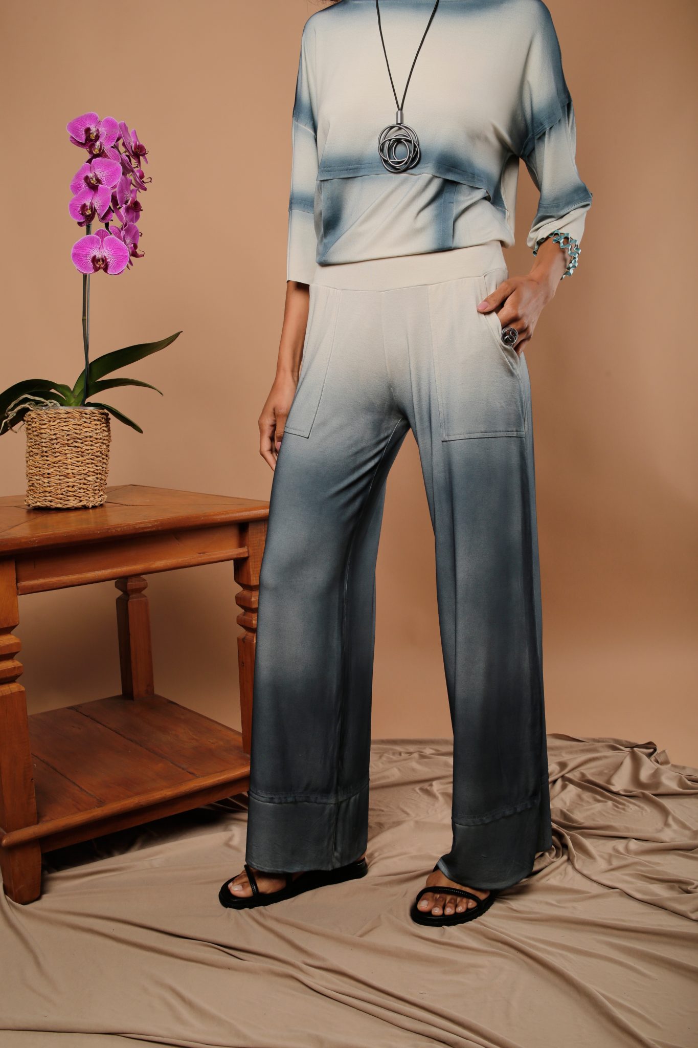 Fotos dia 10101225 Conjunto Feminino Em Malha Estampado - Areia - Imagem 3