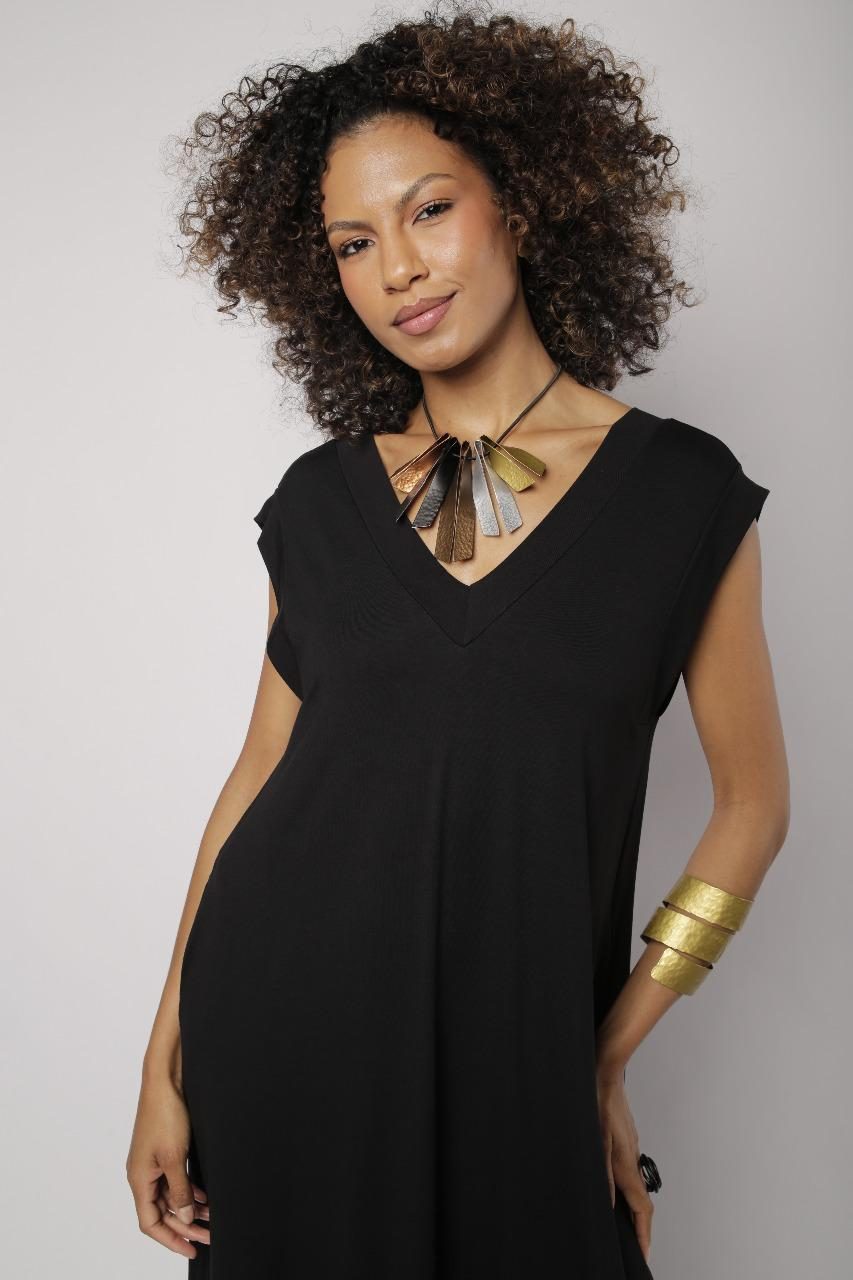 WhatsApp Image 2025-10-22 at 11.28.57 (1) Vestido Feminino Em Malha Com Bolsos - Preto - Imagem 2