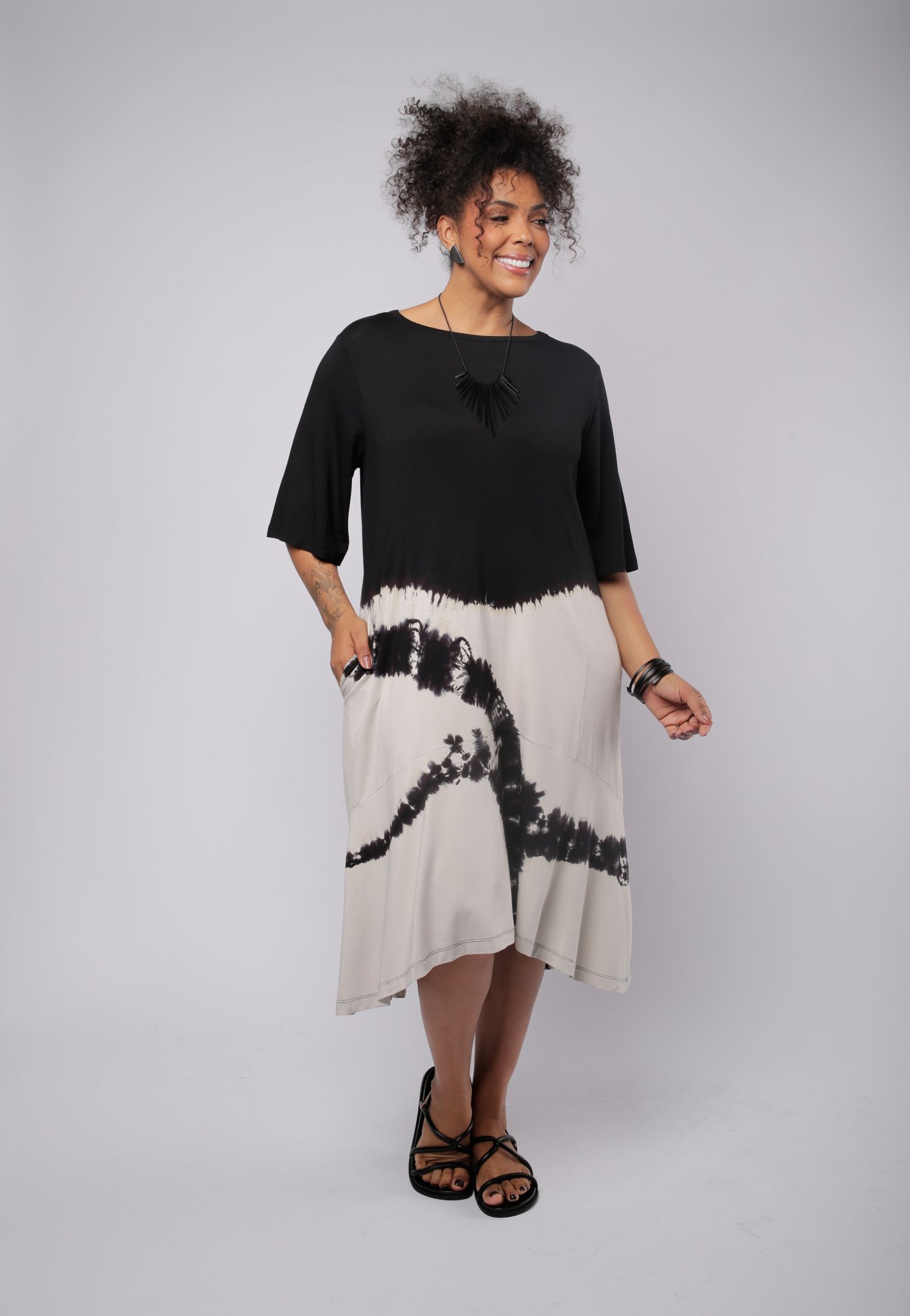 image00030 Vestido Feminino Em Malha Estampado - Preto - Imagem 1