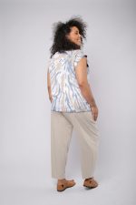 Blusa Feminina Em Malha Com Manga Curta - Bicolor - Imagem 3