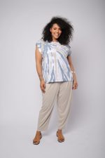 Blusa Feminina Em Malha Com Manga Curta - Bicolor - Imagem 2