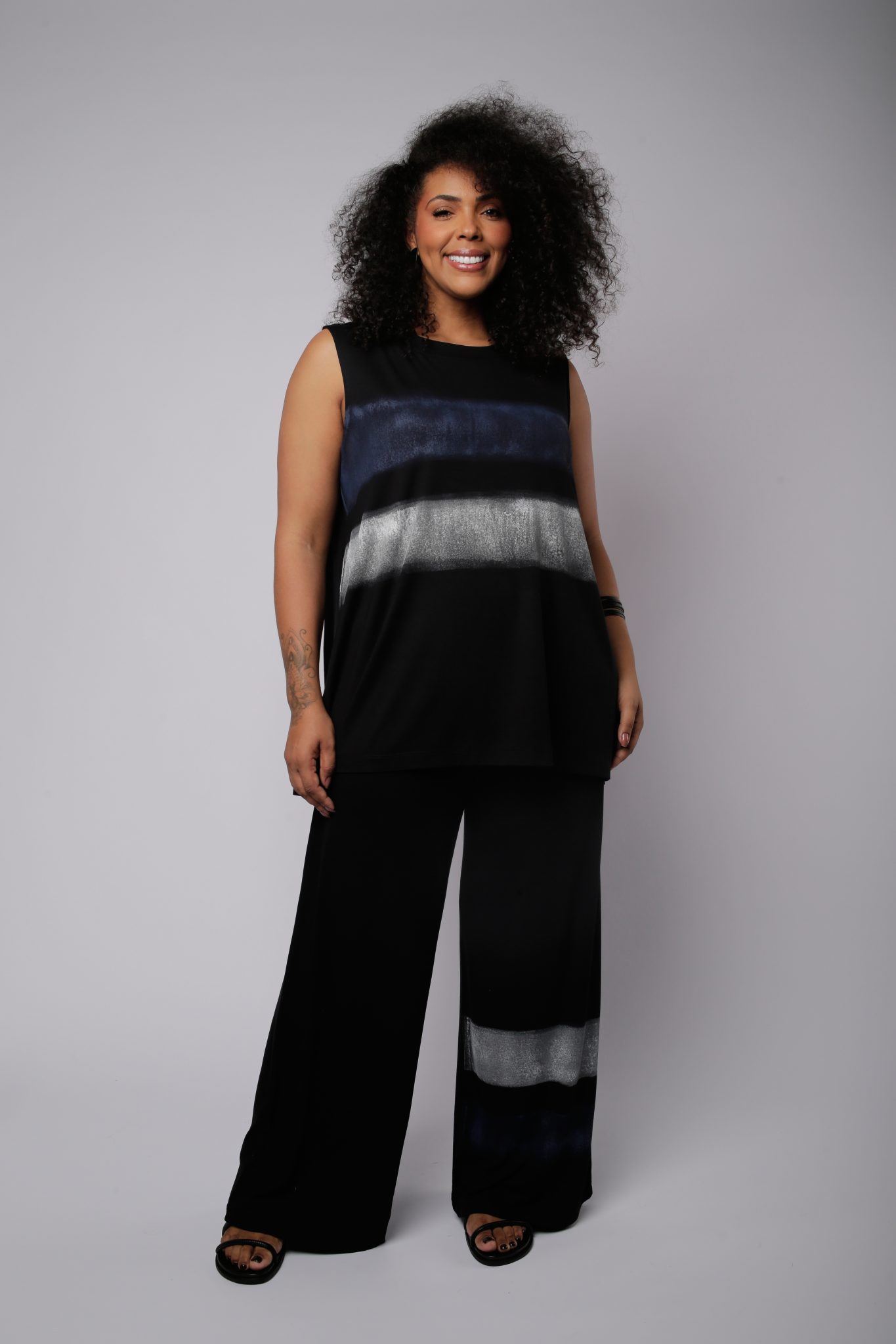 image00717 Conjunto Feminino Em Malha Sem Manga - Preto - Imagem 1