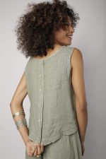 Regata Em Linho Puro Com Botão - Imagem 3