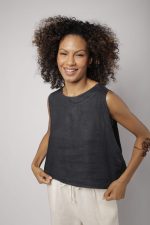 Regata Em Linho Puro Com Botão - Imagem 6