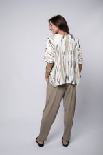 Blusa Feminina Em Malha Com Mangas Curtas - Off - Imagem 3