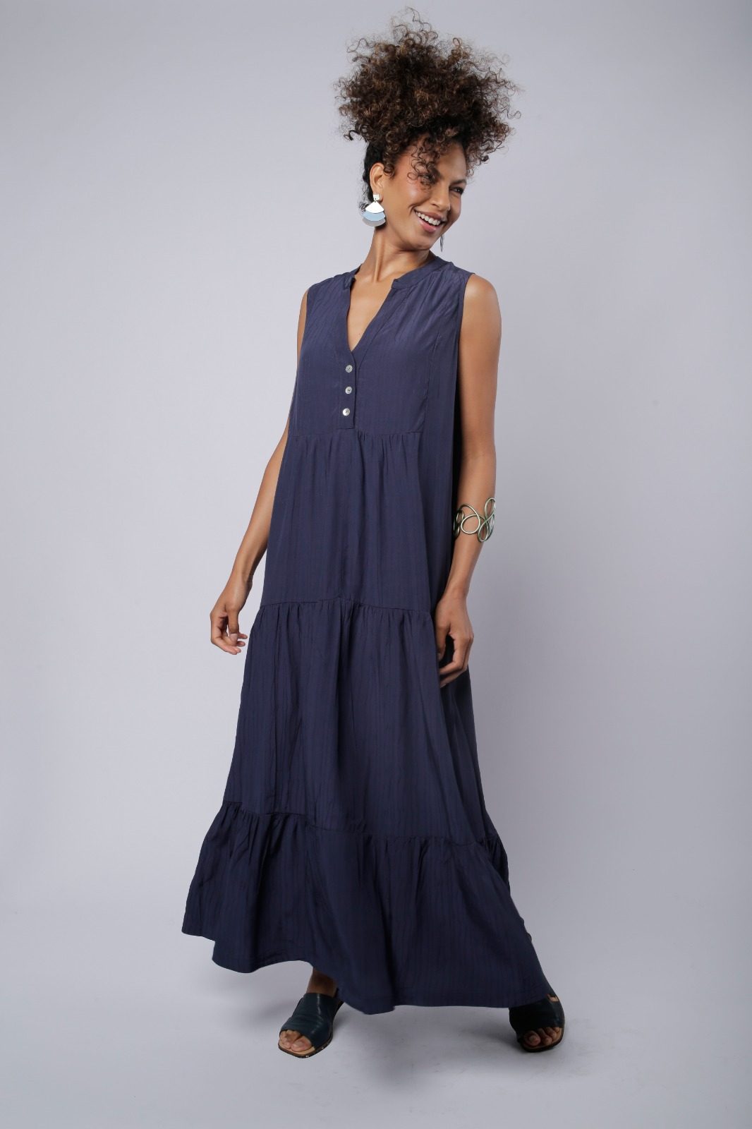 WhatsApp Image 2025-11-17 at 11.45.18 Vestido Elis Feminino Sem Manga - Imagem 1