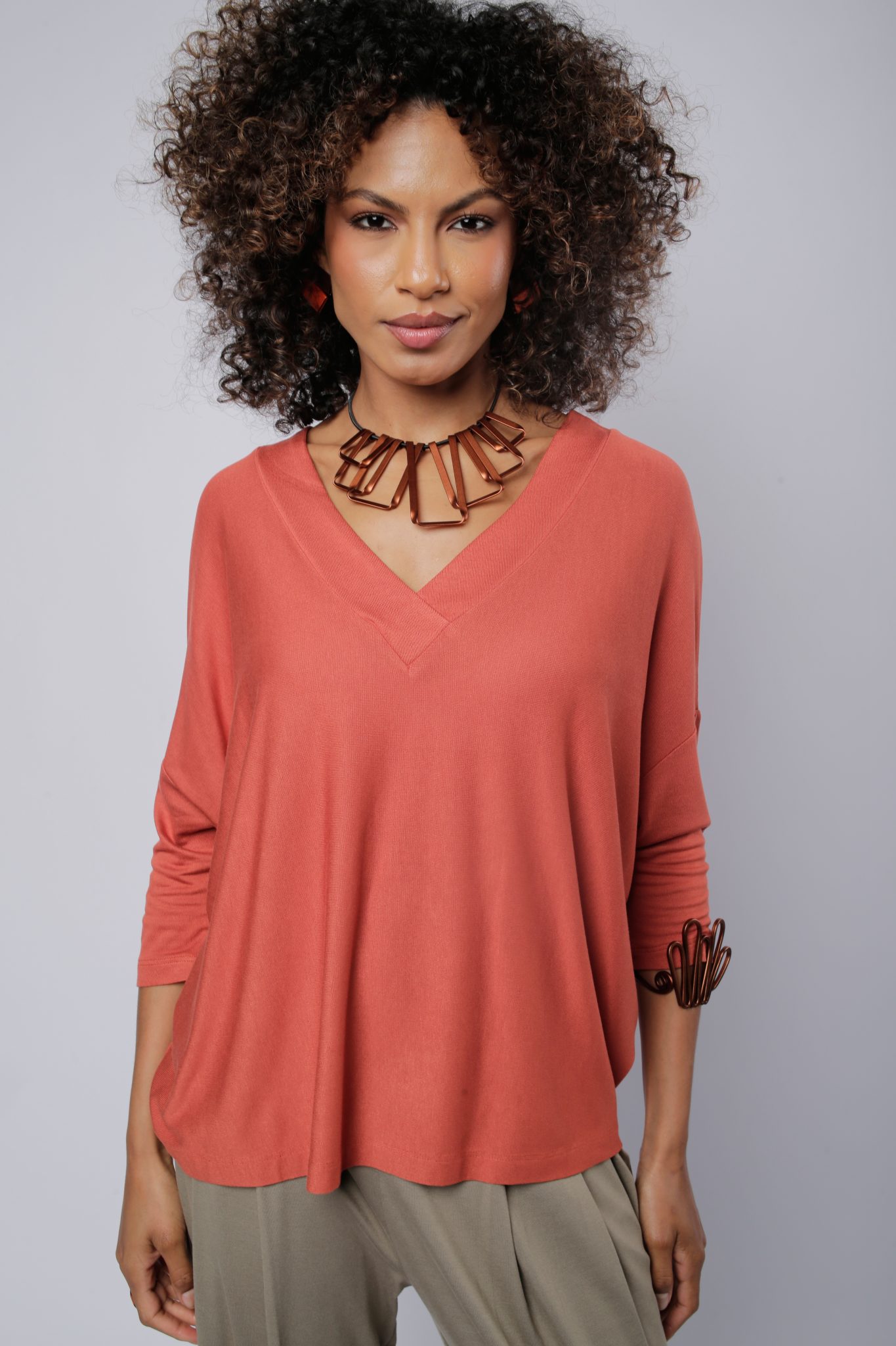 image00942 Blusa Ana Feminina Em Malha Decote em V - Imagem 1