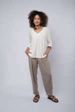 Blusa Ana Feminina Em Malha Decote em V - Imagem 7