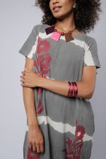 Vestido Feminino Em Malha Com Mangas Curtas - Imagem 2